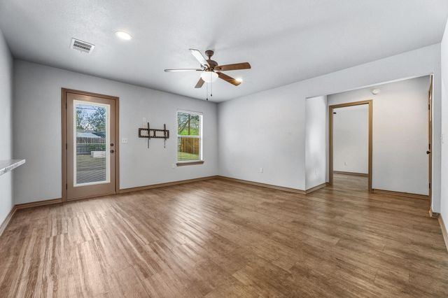 1812 Forestglade DR, Austin, TX 78745