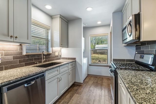 1812 Forestglade DR, Austin, TX 78745