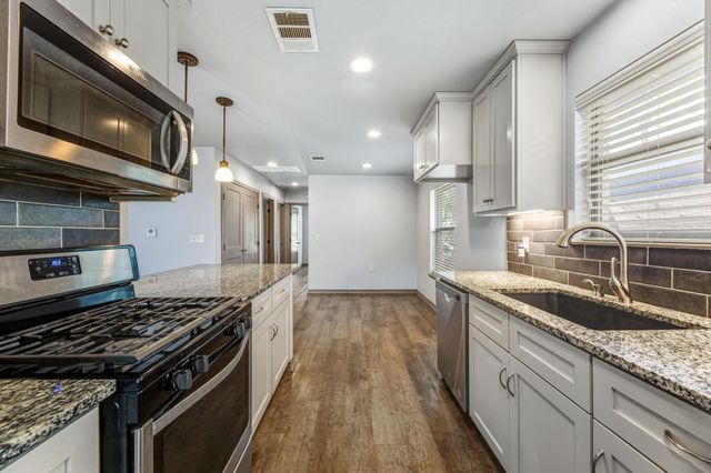 1812 Forestglade DR, Austin, TX 78745