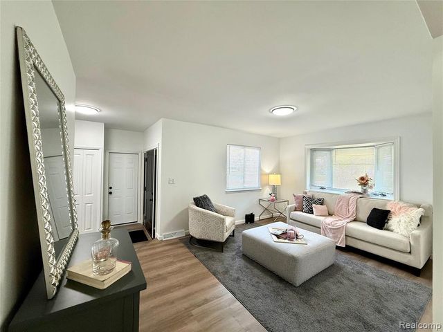2376 Hempstead Road, Auburn Hills, MI 48326
