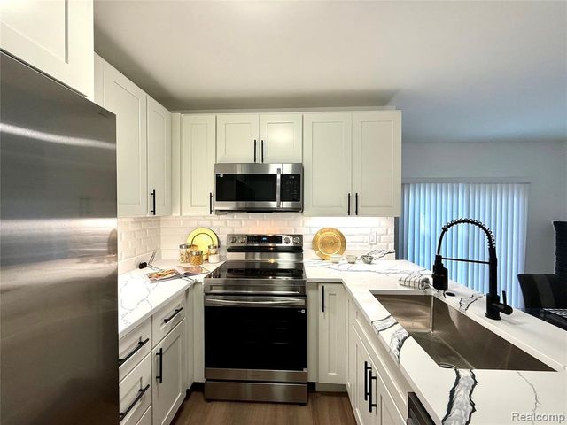 2376 Hempstead Road, Auburn Hills, MI 48326