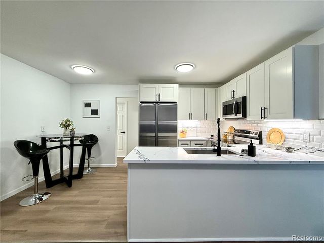 2376 Hempstead Road, Auburn Hills, MI 48326