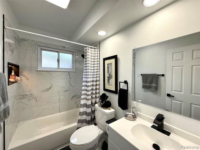 2376 Hempstead Road, Auburn Hills, MI 48326