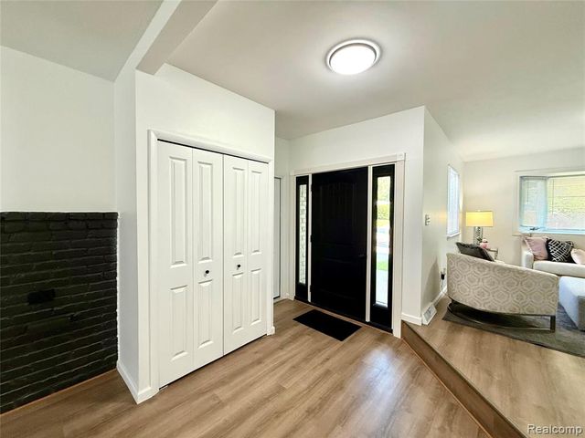 2376 Hempstead Road, Auburn Hills, MI 48326