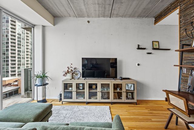 630 N Franklin Street 1016, Chicago, IL 60654