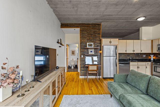 630 N Franklin Street 1016, Chicago, IL 60654