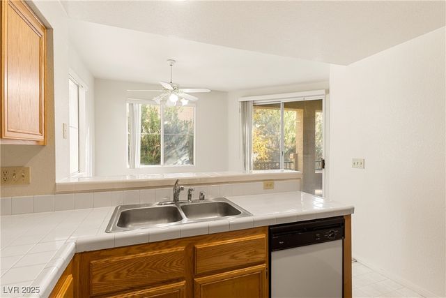 5155 West Tropicana Avenue 1106, Las Vegas, NV 89103