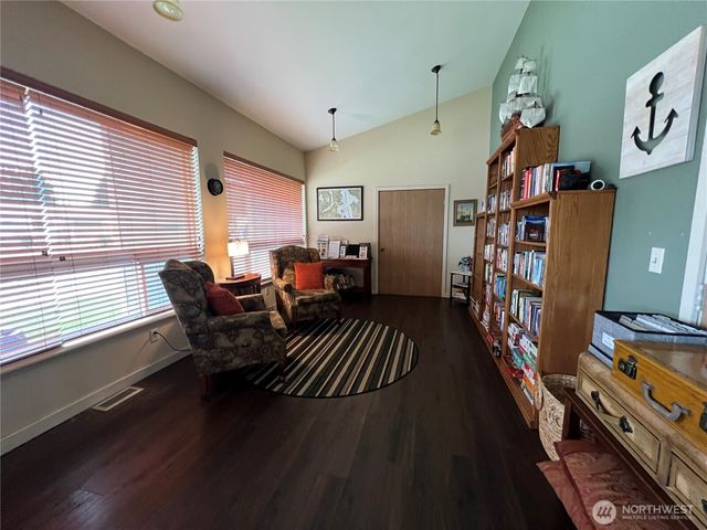 156 NE Zodiac Lane, Bremerton, WA 98311