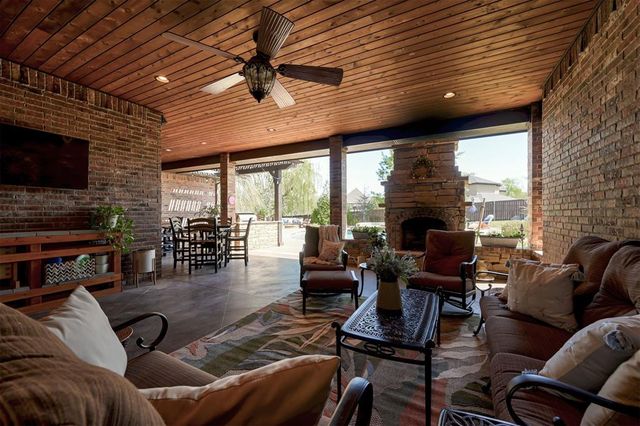 10608 Berrywood Drive, Oklahoma City, OK 73151