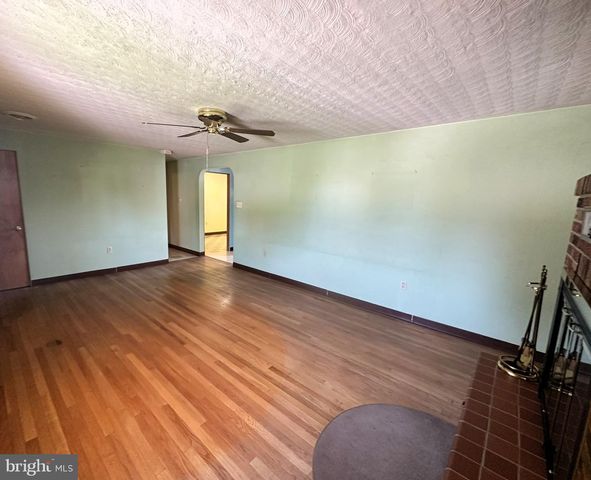 45 WILMAR AVE, Hanover, PA 17331