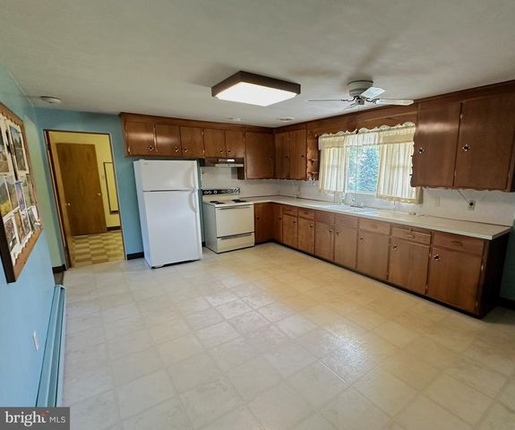 45 WILMAR AVE, Hanover, PA 17331