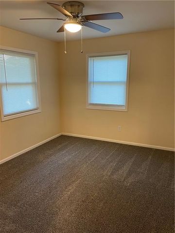 409 E Burns Street, Gallatin, MO 64640