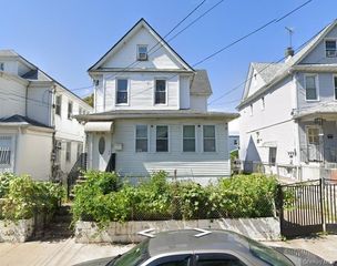 8762 133rd Street, Richmond Hill, NY 11418