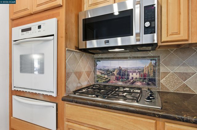 31565 Medinah St, Hayward, CA 94544