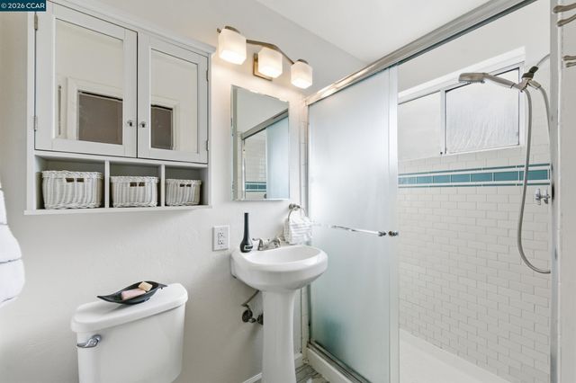 31565 Medinah St, Hayward, CA 94544