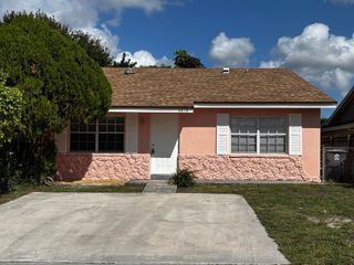 3919 Wilshire Street, West Palm Beach, FL 33403