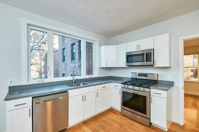 5 Albion St 1, Somerville, MA 02143