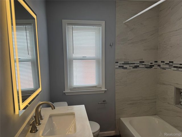 5085 Grayton Street, Detroit, MI 48224