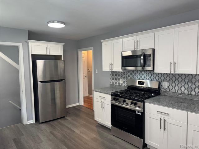 5085 Grayton Street, Detroit, MI 48224