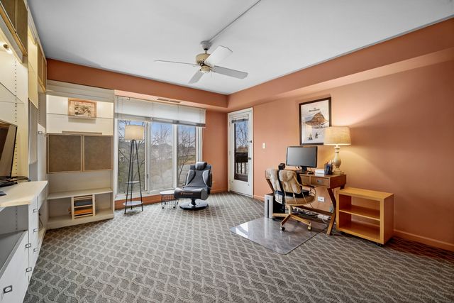 1671 Mission Hills Road 206, Northbrook, IL 60062