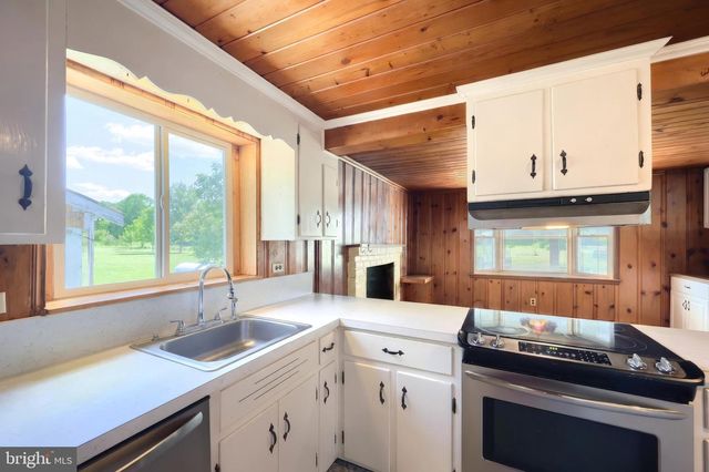 4715 RUGGLES RD, Taneytown, MD 21787