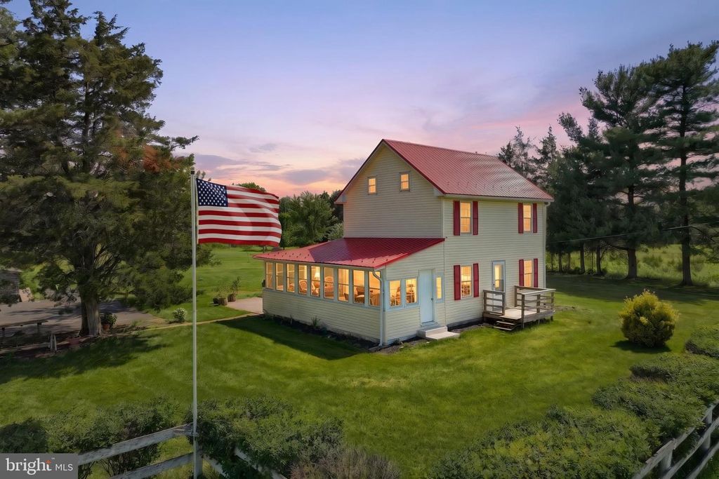 Image 2 of property listing at 4715 RUGGLES RD, Taneytown, MD 21787