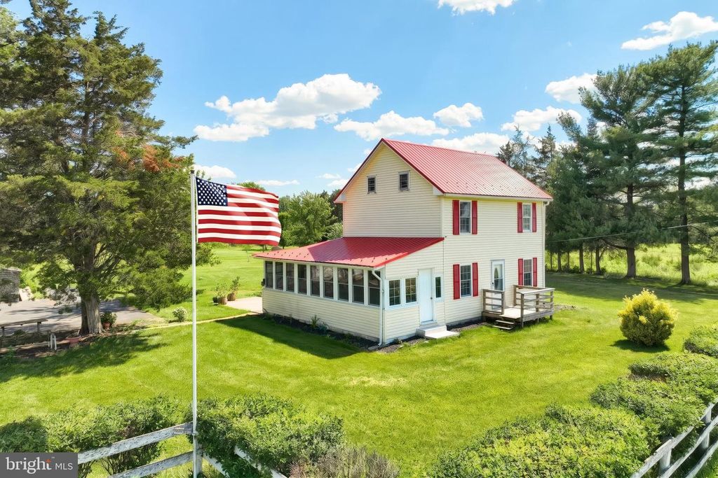 Image 35 of property listing at 4715 RUGGLES RD, Taneytown, MD 21787