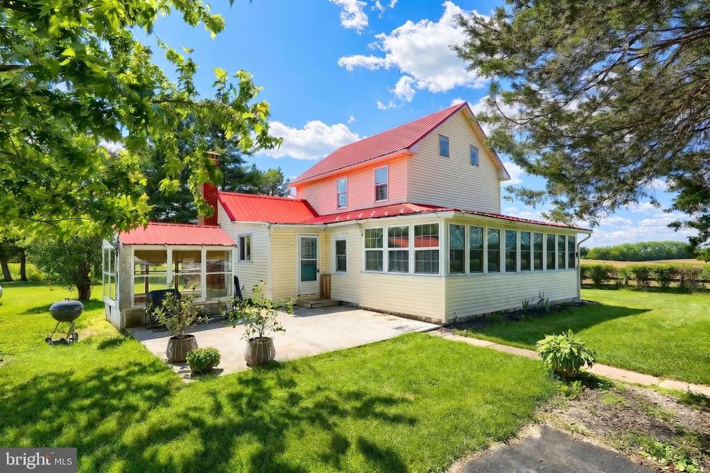 Image 47 of property listing at 4715 RUGGLES RD, Taneytown, MD 21787