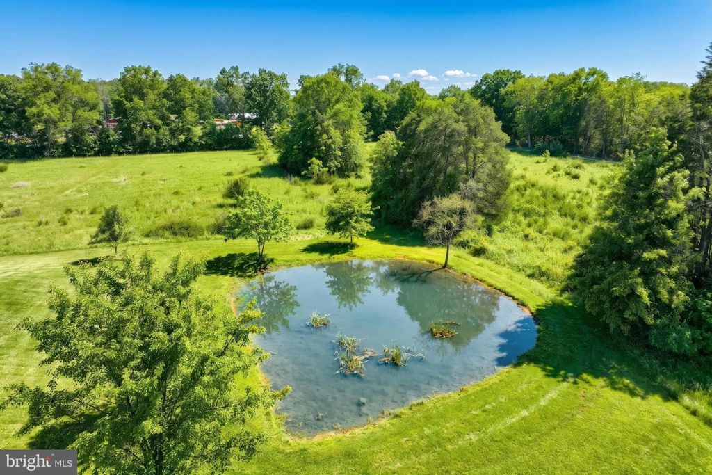 Image 53 of property listing at 4715 RUGGLES RD, Taneytown, MD 21787