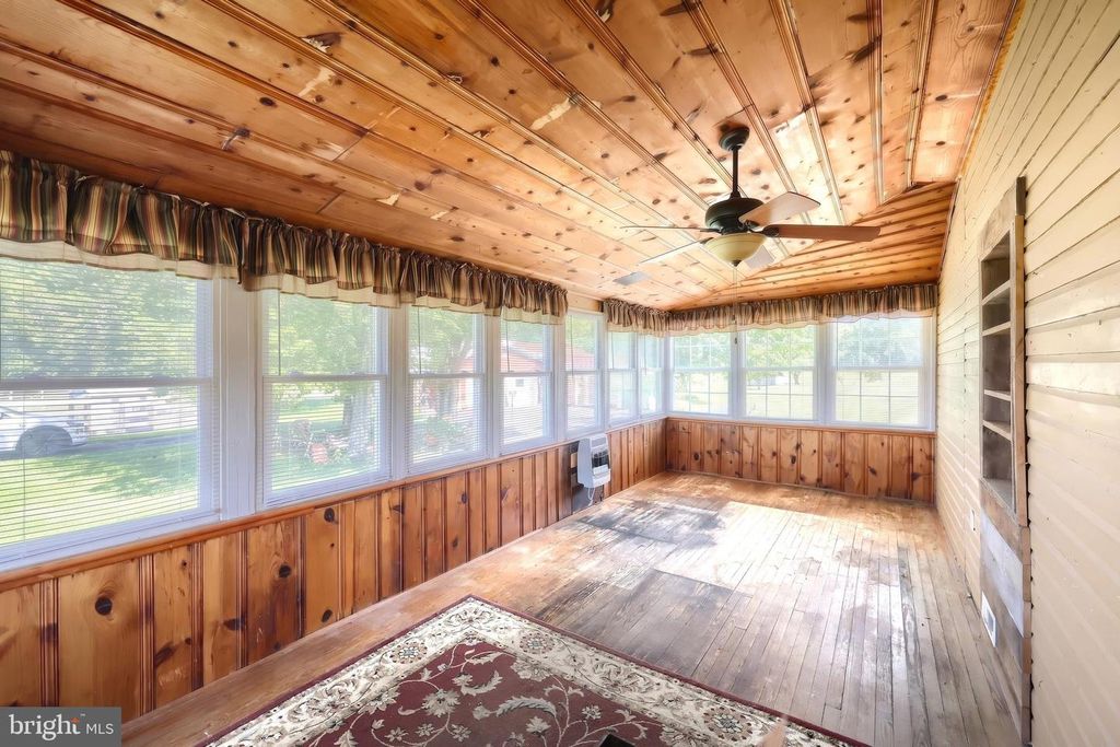 Image 7 of property listing at 4715 RUGGLES RD, Taneytown, MD 21787