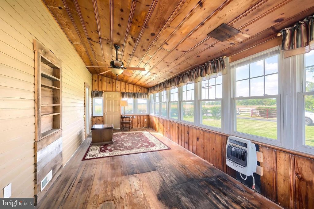 Image 8 of property listing at 4715 RUGGLES RD, Taneytown, MD 21787
