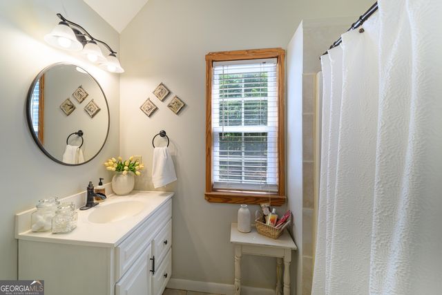 159 Hutchinson Lake Road, Senoia, GA 30276