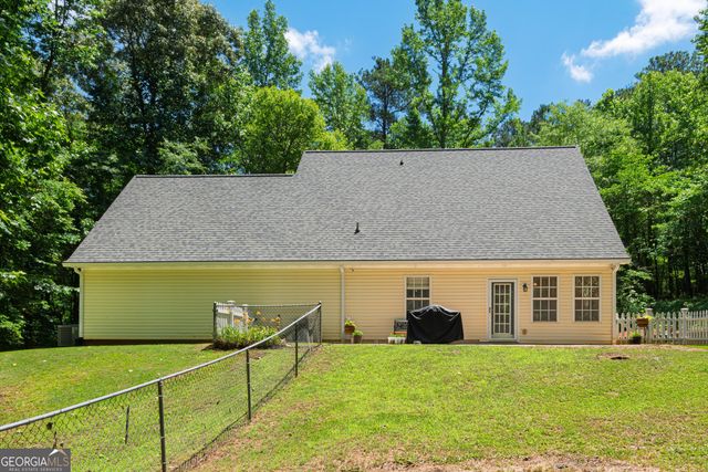 159 Hutchinson Lake Road, Senoia, GA 30276