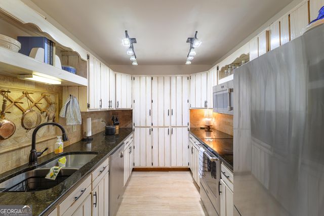 159 Hutchinson Lake Road, Senoia, GA 30276