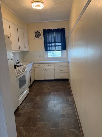 64 Belleville Rd 1, New Bedford, MA 02745