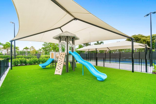 9303 Cape Honey Bee Lane, Lake Worth, FL 33467