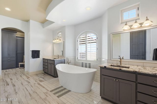 1793 N BIANCO Road, Casa Grande, AZ 85193