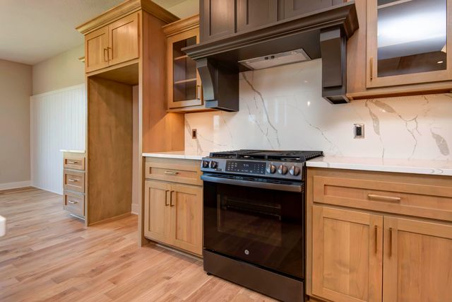 6059 S Clay Avenue, Springfield, MO 65810