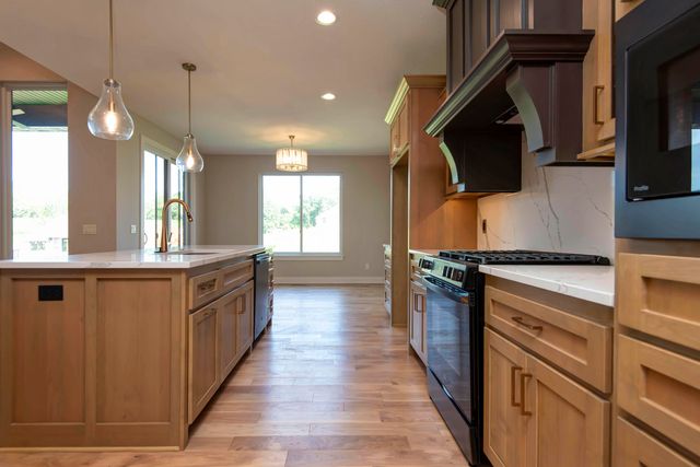 6059 S Clay Avenue, Springfield, MO 65810