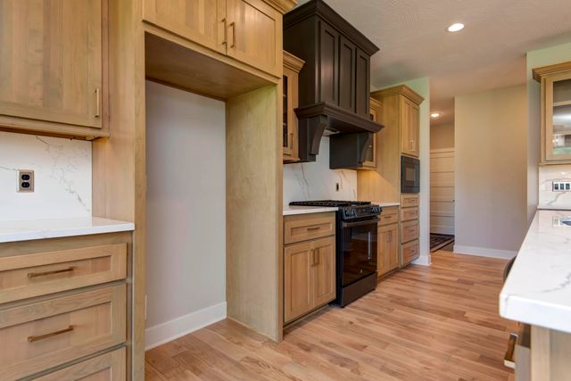 6059 S Clay Avenue, Springfield, MO 65810