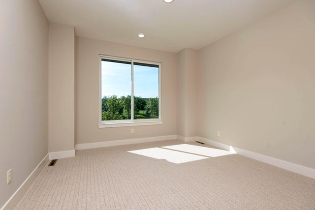 6059 S Clay Avenue, Springfield, MO 65810