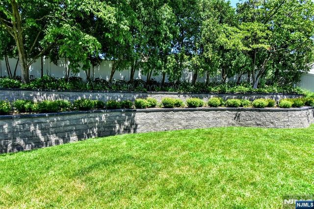 80 Dogwood Court, Westwood, NJ 07675