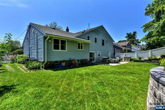 80 Dogwood Court, Westwood, NJ 07675