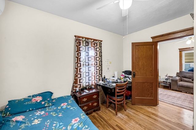 17 Oak St, West Springfield, MA 01089