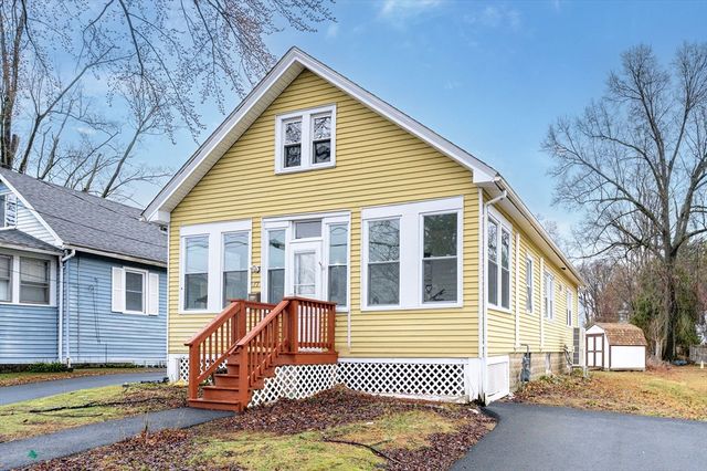 17 Oak St, West Springfield, MA 01089