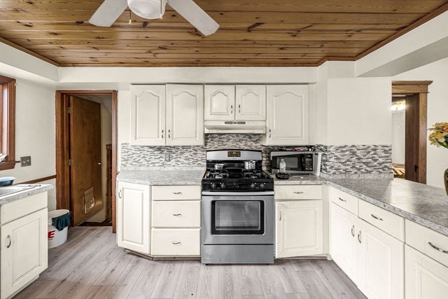 17 Oak St, West Springfield, MA 01089