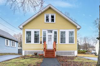 17 Oak St, West Springfield, MA 01089