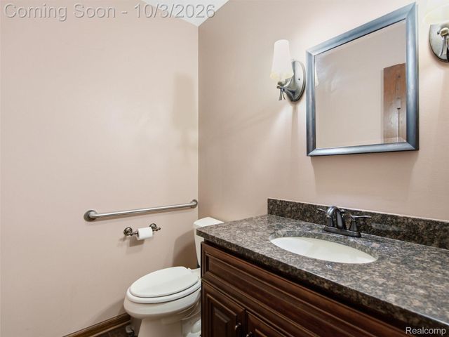 1304 Kings Carriage Road, Grand Blanc, MI 48439