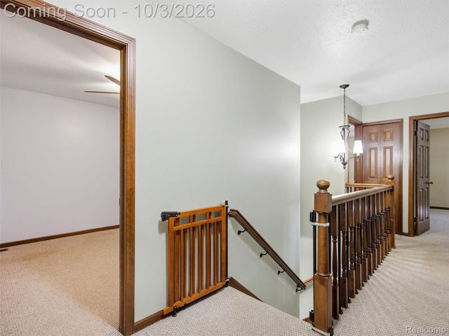 1304 Kings Carriage Road, Grand Blanc, MI 48439