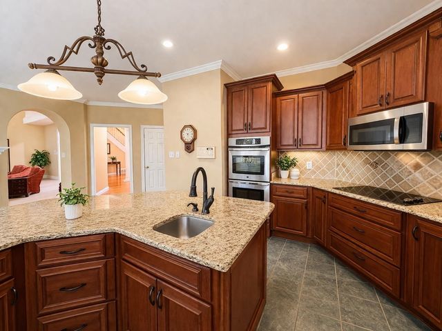 985 COLLINGHAM CV, Collierville, TN 38017